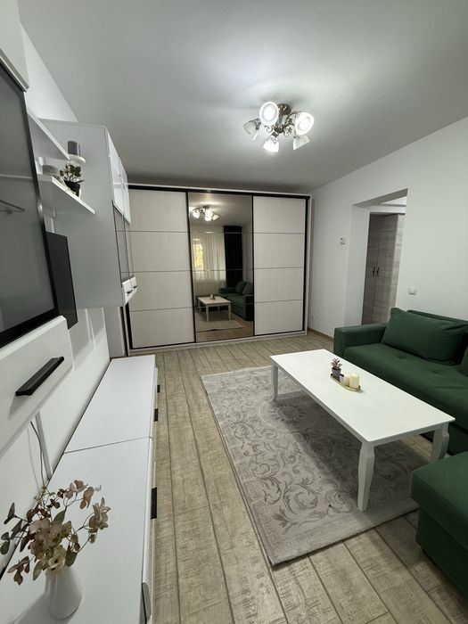 Apartament 3 camere de inchiriat zona ACR