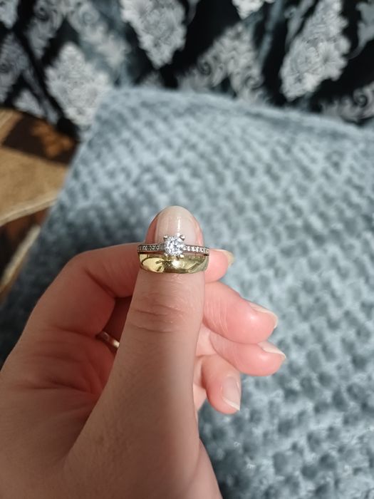 Продам  новое золотое кольцо