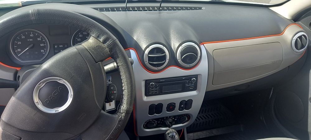 Vand dacia sandero 2012 1.6 benzina și gaz