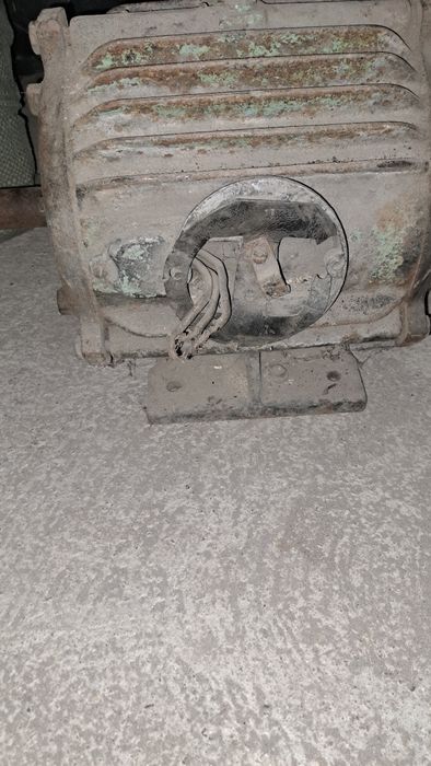 Электромотор двигатель состаяние отличное