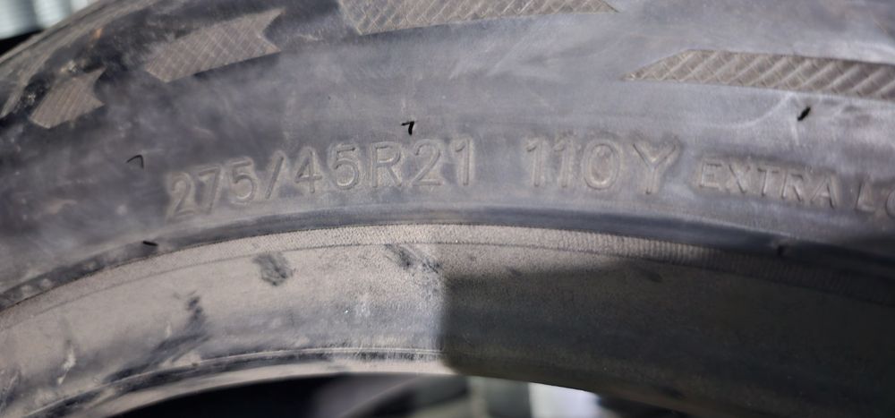 275/45 R21 Roadx