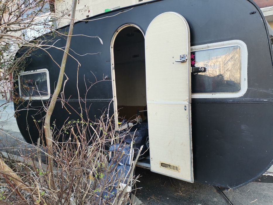 Vând rulotă pentru punct fix