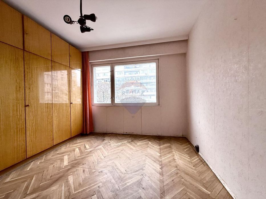 Продава се Тристаен апартамент в Варна, Левски - 80 кв.м за 1039 €/кв.м - Снимка #12