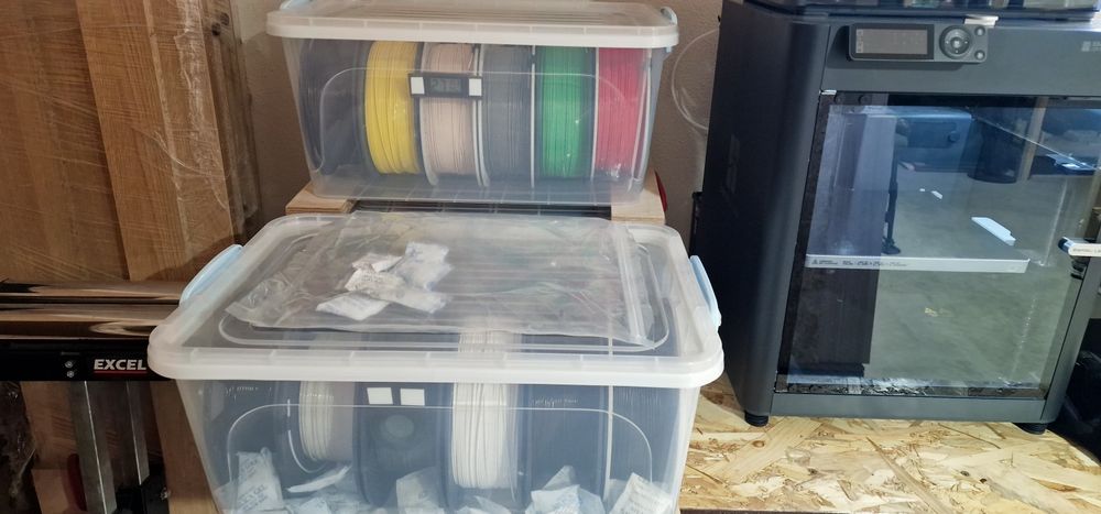 Cutii etans depozitare filamente imprimante 3d, cu garnituri din TPU Bambu Lab