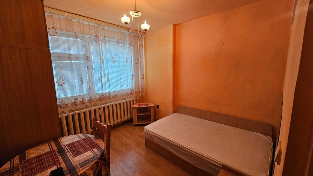 Дава се под наем Едностаен апартамент в София, Връбница 2 - 35 кв.м за 350 € - Снимка #1