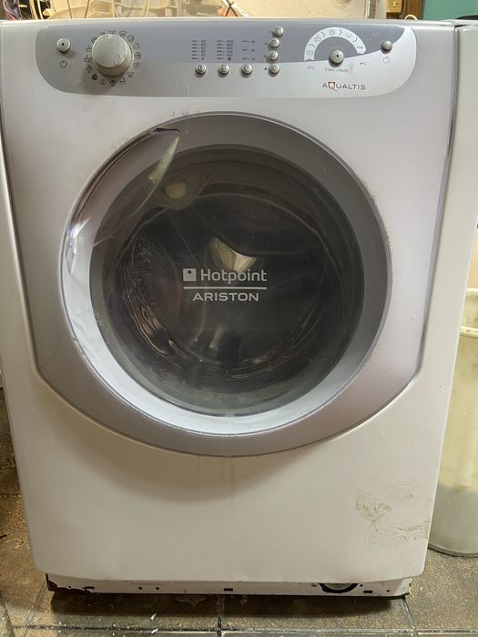 Продавам пералня hotpoint