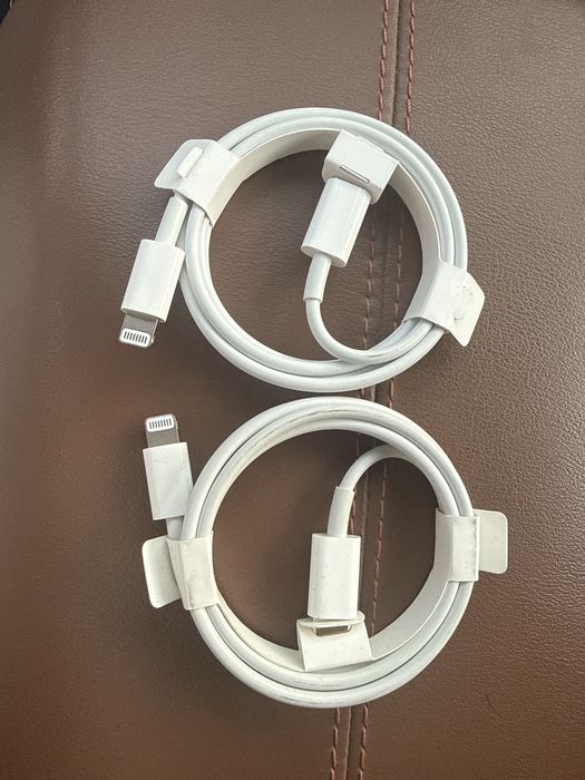 Kabel Type c & lighting (iphone 13 pro)