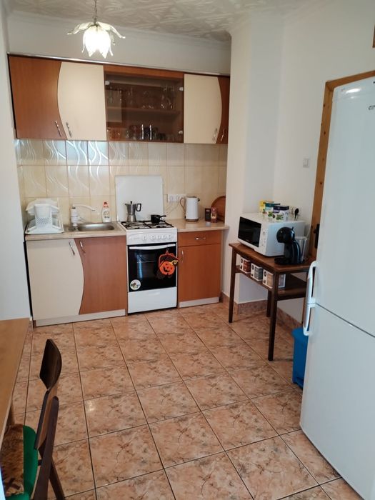 P.F.Închiriază casă 2 camere 110 Mp cu curte 600 Mp.Băile 1Mai Bihor