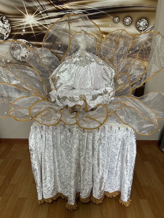 Тақ-гүл-трон сатамын