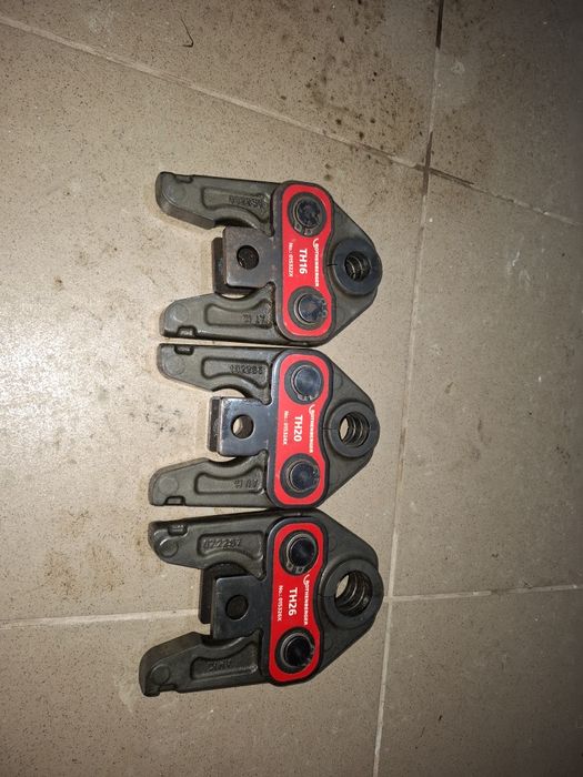 Bacuri sertizare țeavă multistrat aproape noi folosite foarte puțin