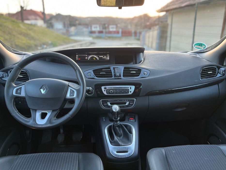 Renault Scenic,2012 Facelift,Rate/Garantie,Bose