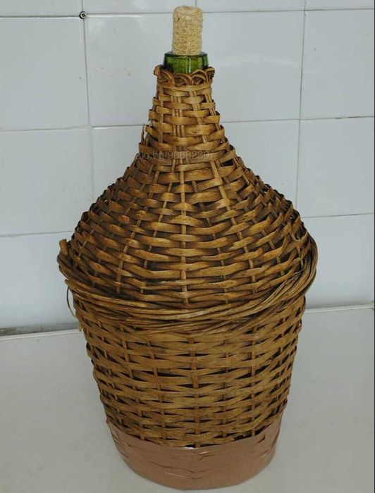 Плетена дамаджана 10 л.