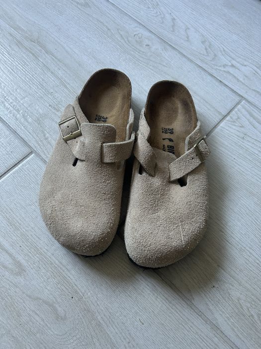 Papucii Birkenstock Boston .piele naturala. marimea 39 . Bej vă.pt alte detalii lasati mesaj.