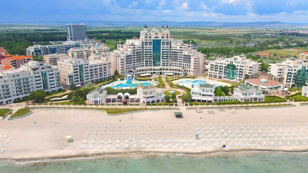 Продава се апартамент 1+1 в грандиозен курортен комплекс, разположен на първа линия в спа курорта Поморие. #6164