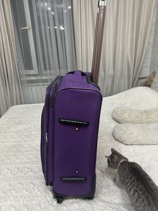 Продам классный чемодан