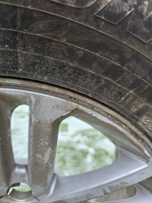 Продам комплект шин с дисками