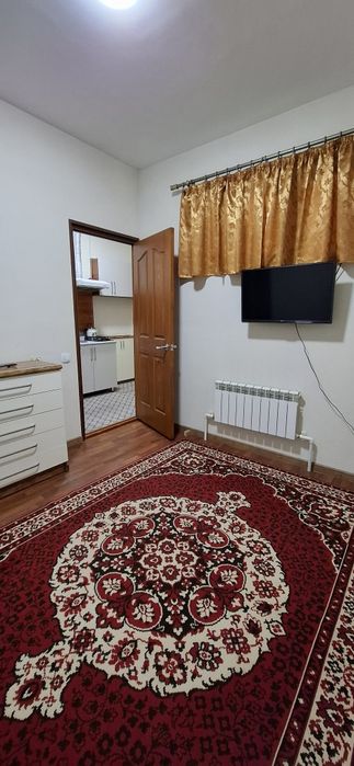 Квартира бор. Катта йул юзида.