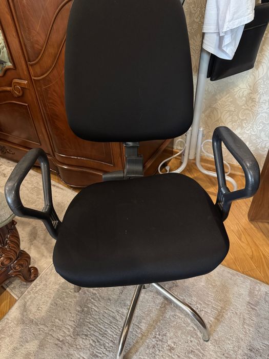 Кресло срочно сотилади.