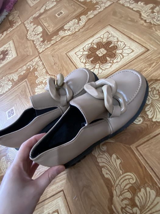 Женские лоферы продам