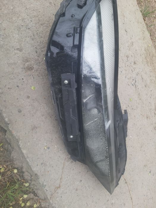 Фара передняя правая