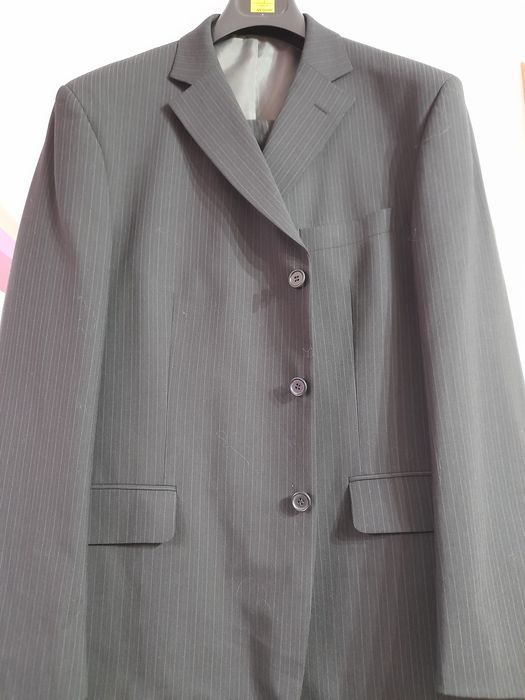Vind costum nou "Marks&Spencer" din London mar.42-44 L