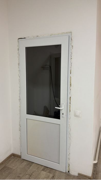 Поодам пластик бу в отличном состоянии