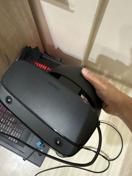 Oculus Rift S+ Кутия и 2 контролера