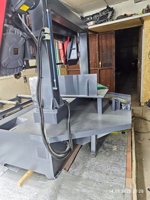 Ленточная пила  новая