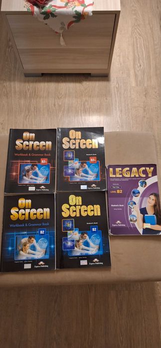 Учебник и тетрадка по английски В2 и В2+