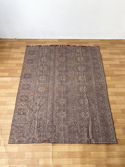 Covor tradițional oriental, realizat manual

„Covor tradițional orient