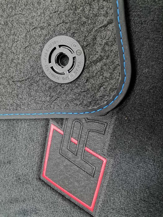 Нови Оригинални Стелки RS Дизайн Audi Q3 RSQ3 83A 2019- /83A864450 GKX