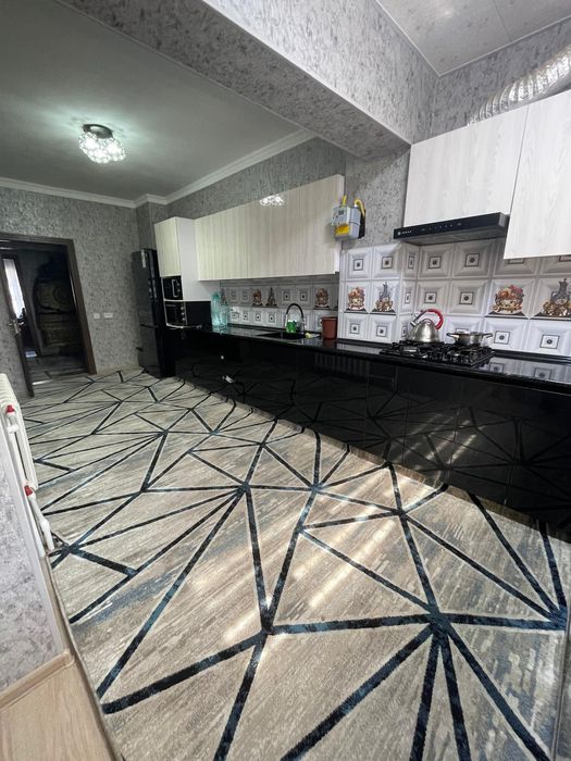 3- хонали уй сотилади 1 -этаж .