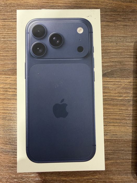 Продам iphone 17 pro 256 gb
