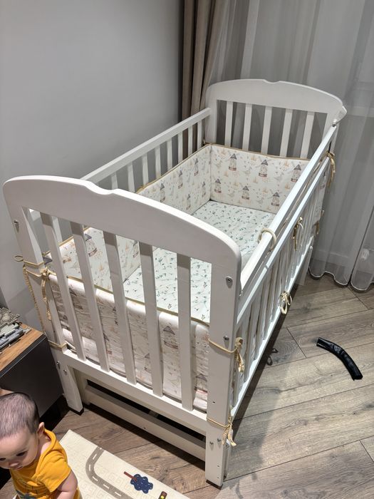 Детская кроватка