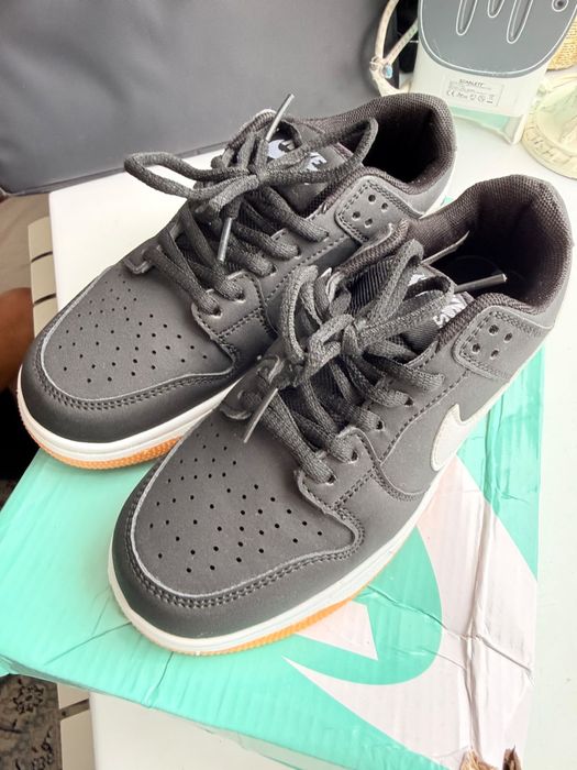 Продам кроссовки под Nike