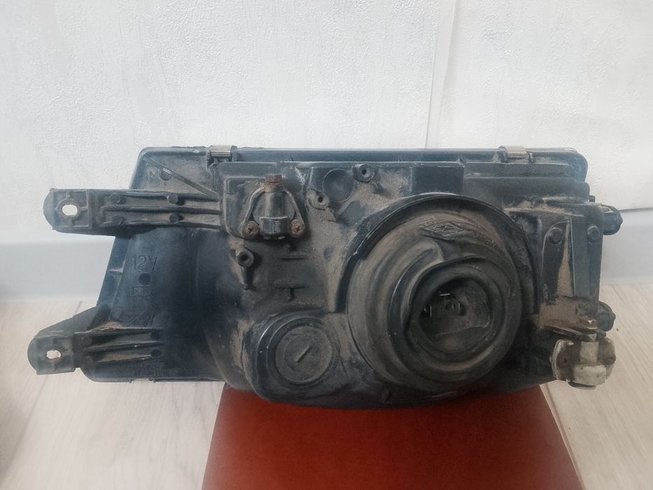 Фара правая состояние отличное