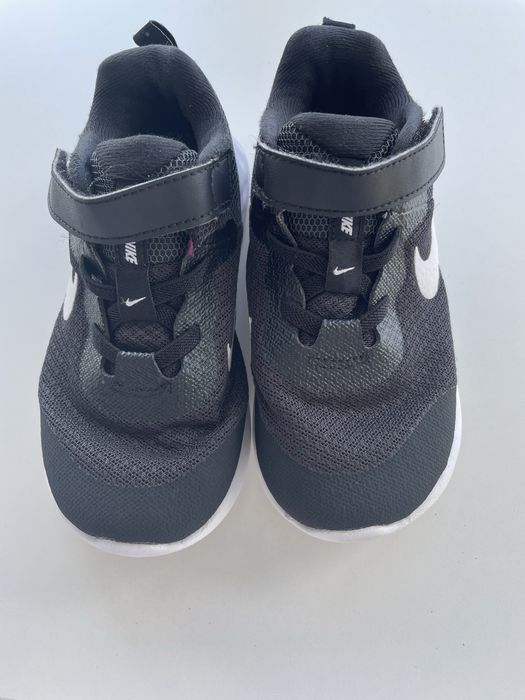Маратонки nike 27 номер