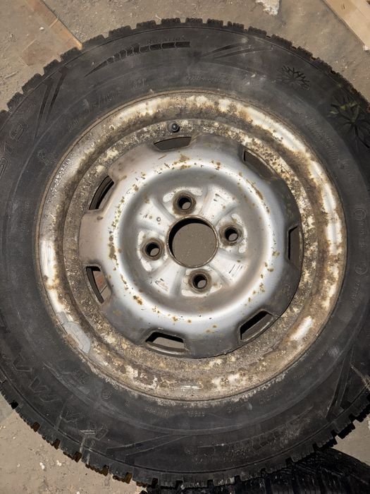 Зимние шины со стальными дисками