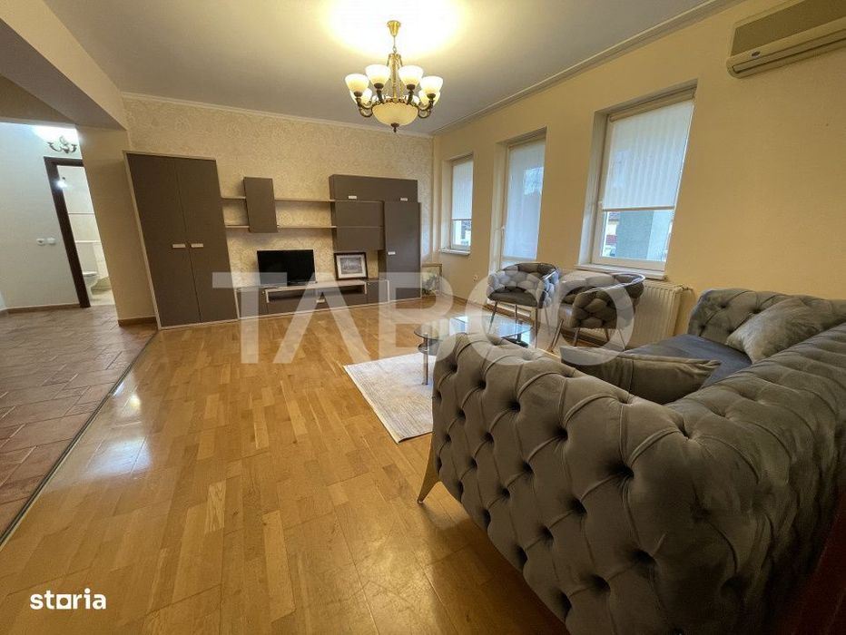 Apartament cu 4 camere si loc de parcare de inchiriat in zona Strand