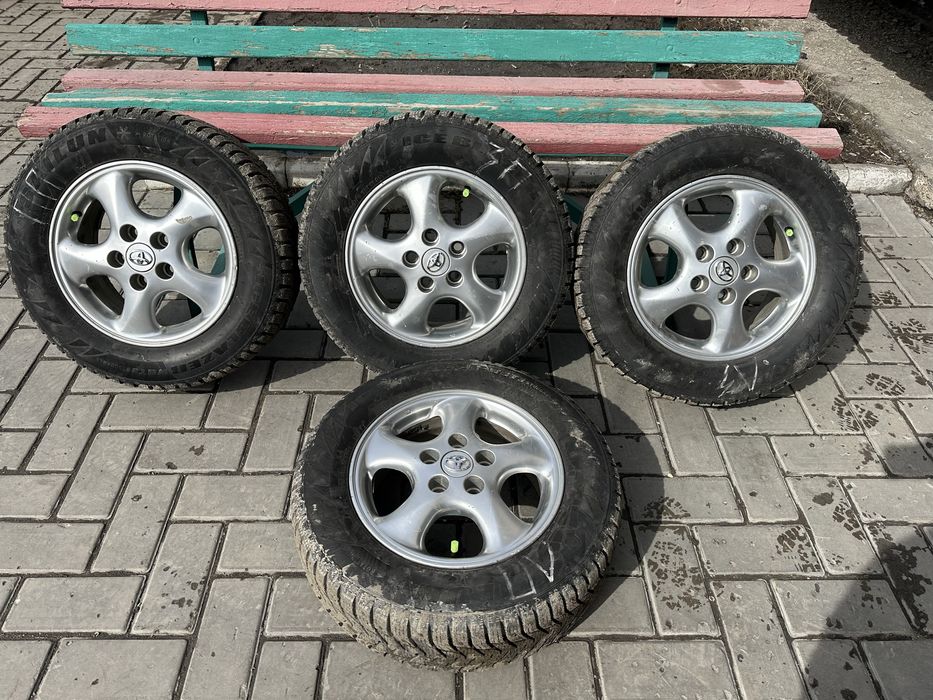 ПРОДАМ диски с резиной на 15!