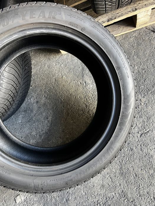 4 anvelope iarna ca NOI 245/45/18 , GoodYear* , 7.5 mm !