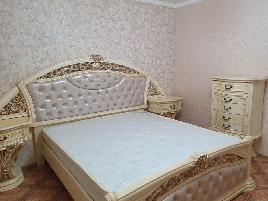 Продается спальный гарнитур