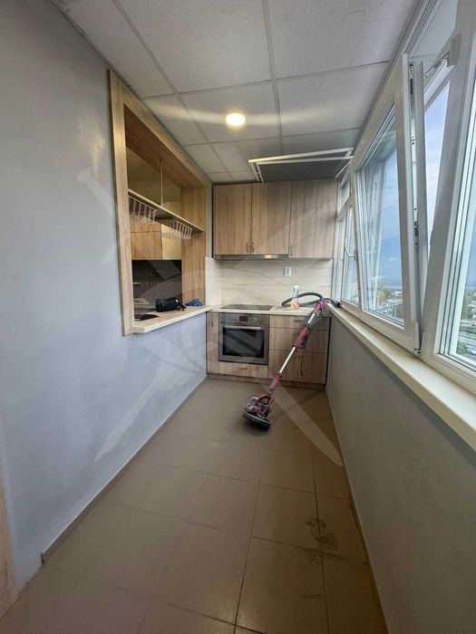 Продава се Тристаен апартамент в Варна, Възраждане 1 - 97 кв.м за 1537 €/кв.м - Снимка #2