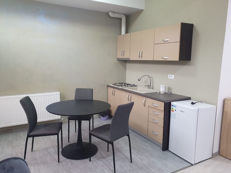 Firmă inchiriază in regim hotelier spații de cazare in 2 locații