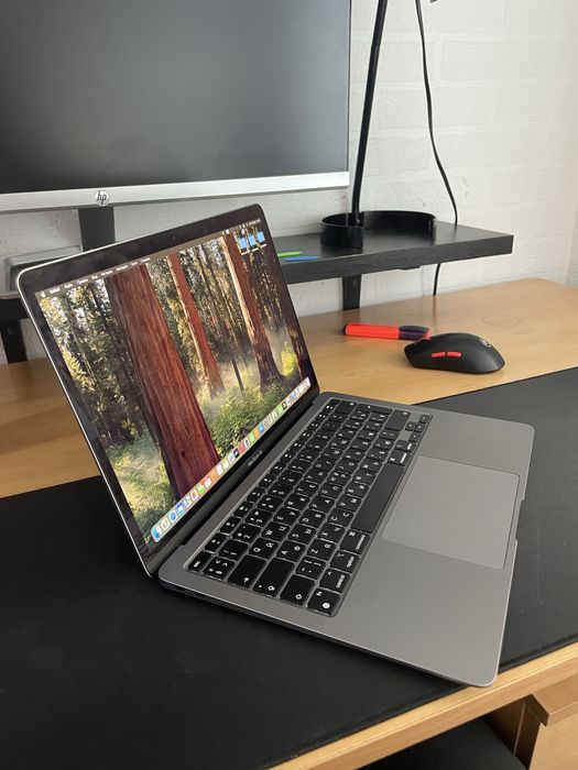 Macbook Air M1 почти новый