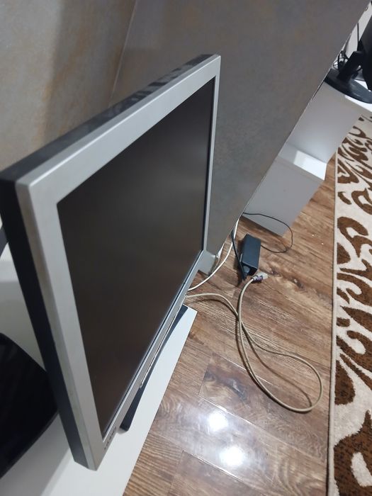 Vând monitor BENQ de 17" în perfectă stare de functionare, 9 din 10
