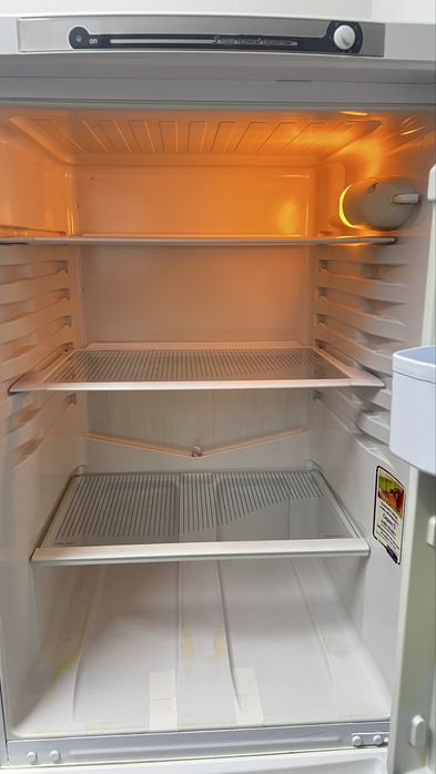 Холодильник Indesit