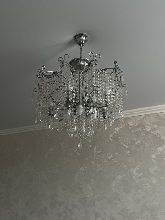 Продам люстру в хорошем состоянии