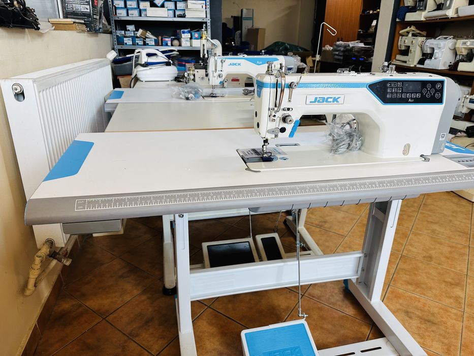 Masina de cusut jack A6 dublu transport cu acul in material