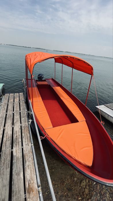 Катер с матором новый.